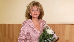 Сергей Дроботенко поделился новым фото 81-летней телеведущей Регины Дубовицкой