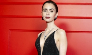 Лили Коллинз отметила первое Рождество в качестве мамы: «Наслаждаюсь моментами»