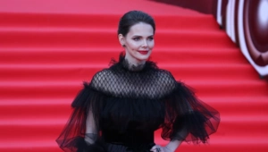 Елизавета Боярская ползала по сугробам и учила финский ради новой роли