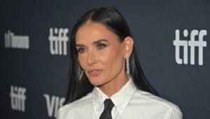 Деми Мур впервые за долгое время появилась на публике с дочерьми от Брюса Уиллиса