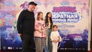 Жена шефа Ивлева рассказала, что сблизилась с детьми телеведущего от прошлого брака Жена шефа Ивлева рассказала, что сблизилась с детьми телеведущего от прошлого брака