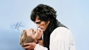 Бронте-кор: стильный диалог Марго Робби и Джейкоба Элорди на пресс‑туре «Грозового перевала»