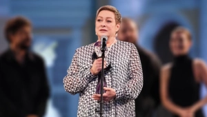 53-летняя Мария Аронова похвасталась шпагатом 53-летняя Мария Аронова похвасталась шпагатом