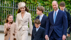 Кейт Миддлтон с супругом и детьми посетила пасхальную службу