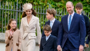Кейт Миддлтон с супругом и детьми посетила пасхальную службу Кейт Миддлтон с супругом и детьми посетила пасхальную службу