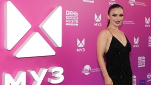 SERYABKINA перед днем рождения МУЗ-ТВ - о воспоминаниях детства и первом выступлении SERYABKINA перед днем рождения МУЗ-ТВ - о воспоминаниях детства и первом выступлении