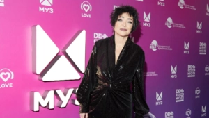 Лолита назвала Ваню Дмитриенко фаворитом Премии МУЗ-ТВ Лолита назвала Ваню Дмитриенко фаворитом Премии МУЗ-ТВ