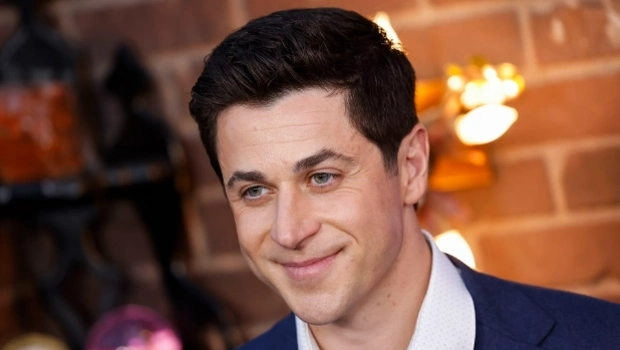 Актер из сериала «Волшебники из Вэйверли Плэйс» станет отцом в четвертый раз Актер из сериала «Волшебники из Вэйверли Плэйс» станет отцом в четвертый раз