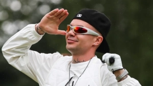 Элджей под Новый год встретился с мальчиком с ОВЗ, исполнившим кавер на его трек Элджей под Новый год встретился с мальчиком с ОВЗ, исполнившим кавер на его трек