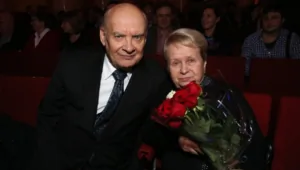 Александра Пахмутова почтила память Николая Добронравова в годовщину его смерти: «Живет в сердце» Александра Пахмутова почтила память Николая Добронравова в годовщину его смерти: «Живет в сердце»