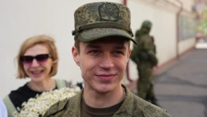Актер Глеб Калюжный завершил срочную службу в армии
