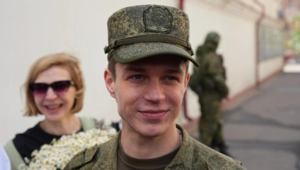 Актер Глеб Калюжный завершил срочную службу в армии