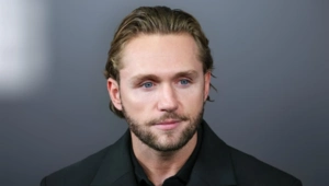 Одержимые сталкерши отправляли Владу Соколовскому посылки с жутким содержимым Одержимые сталкерши отправляли Владу Соколовскому посылки с жутким содержимым