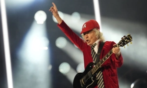 AC/DC едут в первое за 10 лет домашнее турне с альбомом Pwr/Up