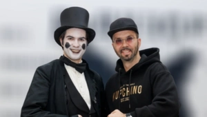 Сын Дениса Клявера дебютировал на сцене театра под руководством Сергея Безрукова Сын Дениса Клявера дебютировал на сцене театра под руководством Сергея Безрукова