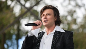 Прохор Шаляпин пожаловался на «экстремальную» поездку в поезде и в шутку обвинил ЖКХ