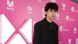 Amirchik поздравил МУЗ-ТВ с Днём рождения Amirchik поздравил МУЗ-ТВ с Днём рождения