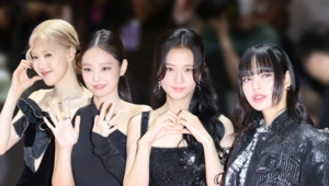 BLACKPINK опубликовали тизер будущего клипа «GO» и представили новую эстетику BLACKPINK опубликовали тизер будущего клипа «GO» и представили новую эстетику