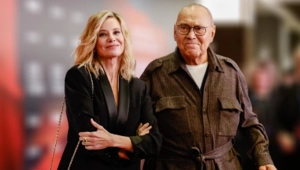 Заметно постаревший Андрей Кончаловский впервые за долгое время вышел в свет Заметно постаревший Андрей Кончаловский впервые за долгое время вышел в свет