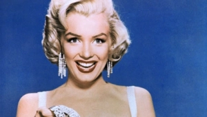Судмедэксперт раскрыл новые подробности гибели Мэрлин Монро Судмедэксперт раскрыл новые подробности гибели Мэрлин Монро