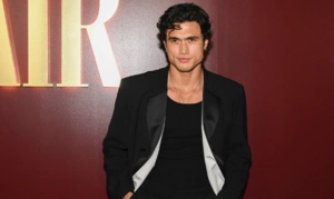 Звезда сериала «Ривердэйл» Чарльз Мелтон впервые стал отцом