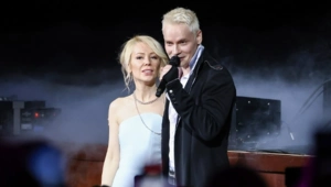 SHAMAN оставил любовное послание Екатерине Мизулиной на льду Байкала