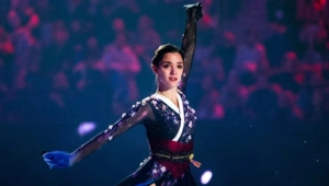 Новый выход Евгении Медведевой в свет породил слухи о помолвке с танцором