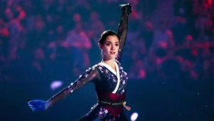 Новый выход Евгении Медведевой в свет породил слухи о помолвке с танцором