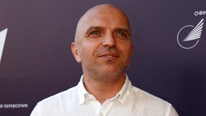 Александр Шоуа прокомментировал скандальные снимки с незнакомкой: «У нас нежные отношения» Александр Шоуа прокомментировал скандальные снимки с незнакомкой: «У нас нежные отношения»