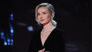 39-летняя Полина Гагарина продемонстрировала идеальную фигуру на пляже 39-летняя Полина Гагарина продемонстрировала идеальную фигуру на пляже