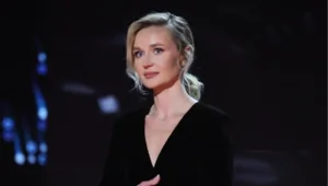 39-летняя Полина Гагарина продемонстрировала идеальную фигуру на пляже