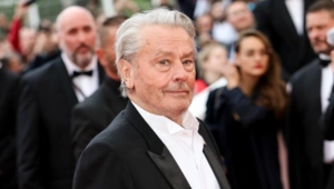 Сын Алена Делона потребовал в суде исключить сестру из завещания Сын Алена Делона потребовал в суде исключить сестру из завещания