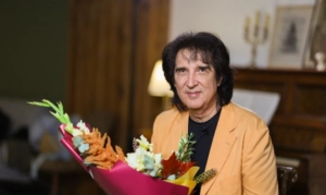 61-летний Кай Метов намекнул на скорую свадьбу с молодой возлюбленной 61-летний Кай Метов намекнул на скорую свадьбу с молодой возлюбленной