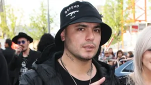 Рэпер Птаха проанализировал феномен Тупака Шакура в авторской статье Рэпер Птаха проанализировал феномен Тупака Шакура в авторской статье
