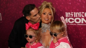 Девичник у «блондинки в шоколаде»: звезды на премьере документального фильма о Пэрис Хилтон