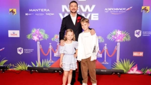 Звезды поздравили поклонников с Днем защиты детей Звезды поздравили поклонников с Днем защиты детей