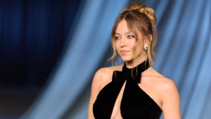 Сидни Суини столкнулась с угрозами: «Служанка» в опасности Сидни Суини столкнулась с угрозами: «Служанка» в опасности