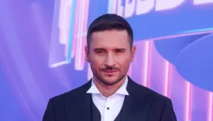 Сергей Лазарев показал трогательное сравнение с сыном спустя 9 лет Сергей Лазарев показал трогательное сравнение с сыном спустя 9 лет