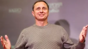 Вадим Галыгин раскрыл секрет доверительных отношений с мамой: «Она всегда была современной» Вадим Галыгин раскрыл секрет доверительных отношений с мамой: «Она всегда была современной»