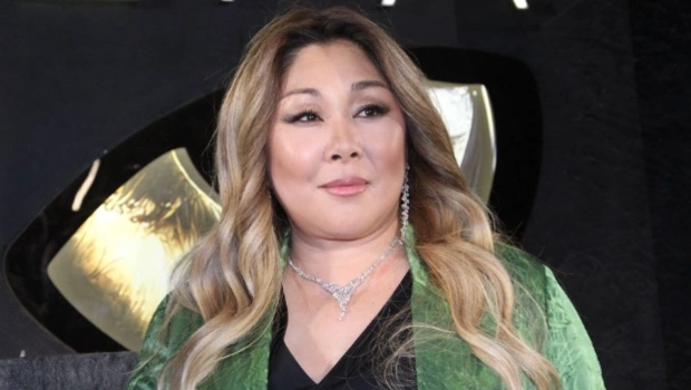 Аните Цой испортили дорогие костюмы перед юбилейным концертом: ущерб составил более 5 млн рублей