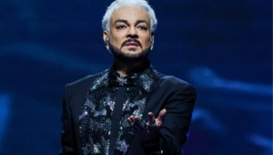 Филипп Киркоров откровенно заговорил об увлечении пластикой: «Разрезая себя по кусочкам»