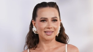 Лерчек отказалась от собственного бренда косметики Лерчек отказалась от собственного бренда косметики