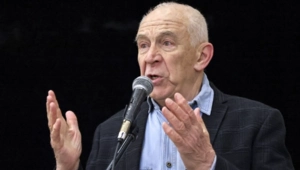 Звезда спектакля «Любовь и голуби» резко прокомментировал идею снять ремейк фильма Звезда спектакля «Любовь и голуби» резко прокомментировал идею снять ремейк фильма