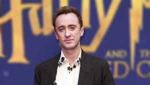 Том Фелтон устроил противостояние между поклонниками «Гарри Поттера» благодаря одному вопросу Том Фелтон устроил противостояние между поклонниками «Гарри Поттера» благодаря одному вопросу