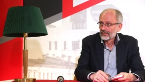 61-летний Александр Гордон женился на 23-летней возлюбленной