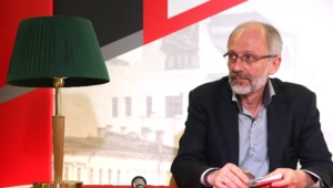 61-летний Александр Гордон женился на 23-летней возлюбленной