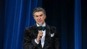 Цискаридзе пристыдил телеведущую за позу на фото в ложе Большого театра