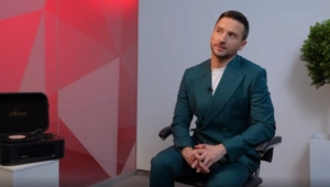 «Хит Сториз» на МУЗ-ТВ расскажет, как трек Лазарева попал «в самое сердце» миллионам «Хит Сториз» на МУЗ-ТВ расскажет, как трек Лазарева попал «в самое сердце» миллионам