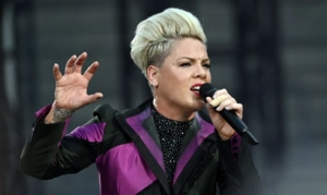 46-летняя певица Пинк резко высмеяла слухи о разводе