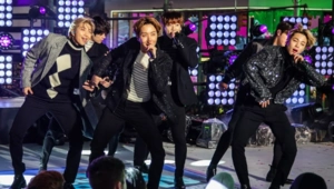 Солист BTS повредил ногу перед концертом «THE COMEBACK LIVE | ARIRANG» Солист BTS повредил ногу перед концертом «THE COMEBACK LIVE | ARIRANG»